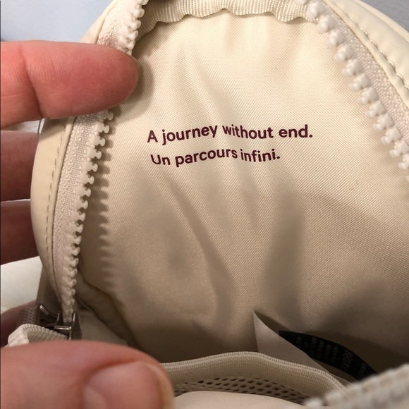 Lululemon Team Canada Future Legacy Crossbody Bag NWOT - Picture 6 of 10